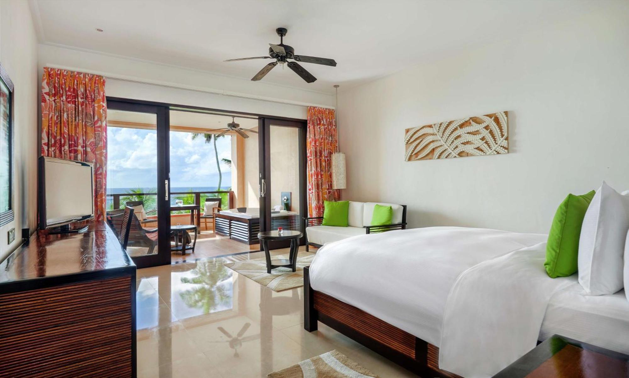 Doubletree By Hilton Seychelles Allamanda Resort & Spa Takamaka Ngoại thất bức ảnh