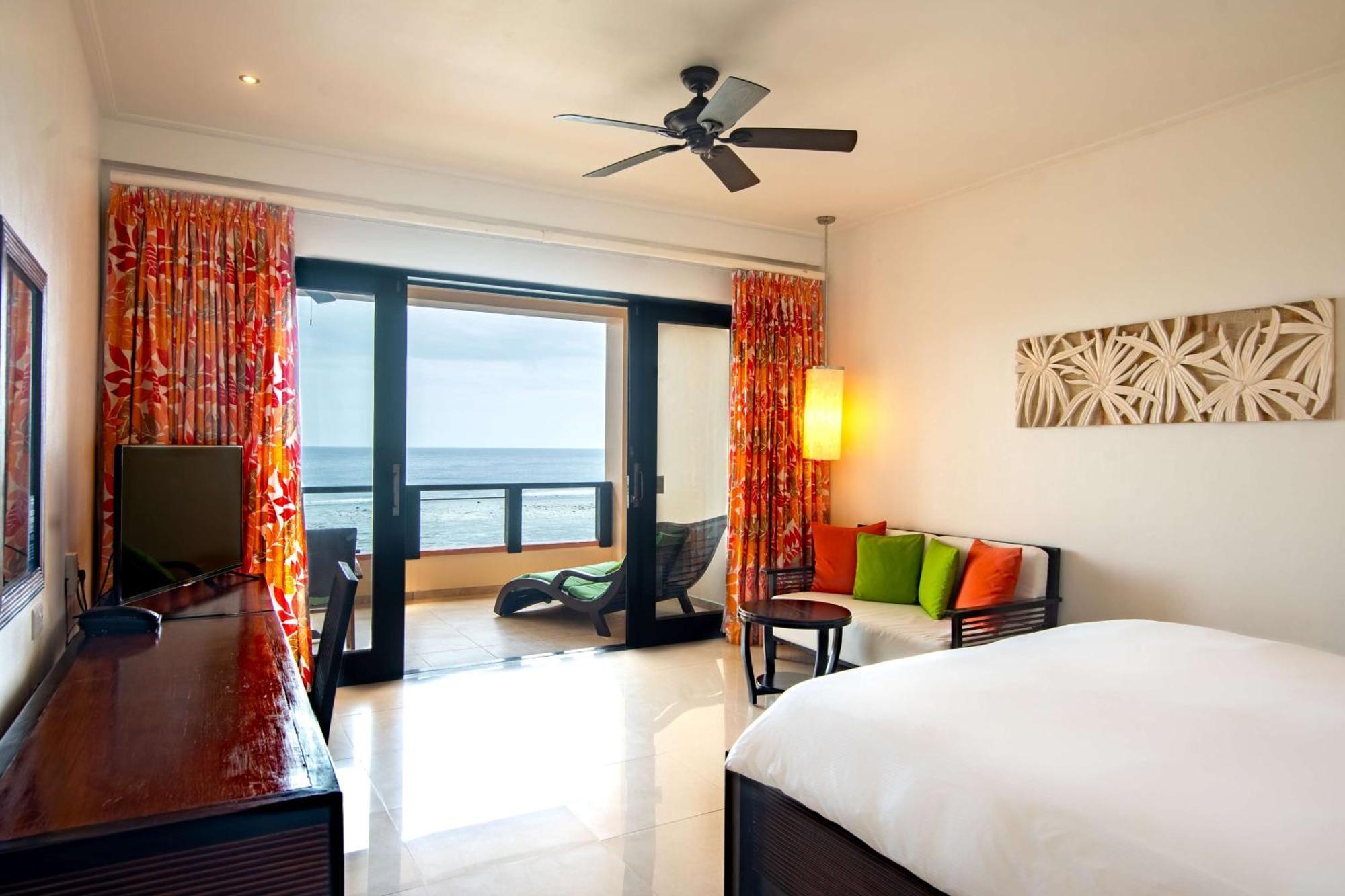Doubletree By Hilton Seychelles Allamanda Resort & Spa Takamaka Ngoại thất bức ảnh