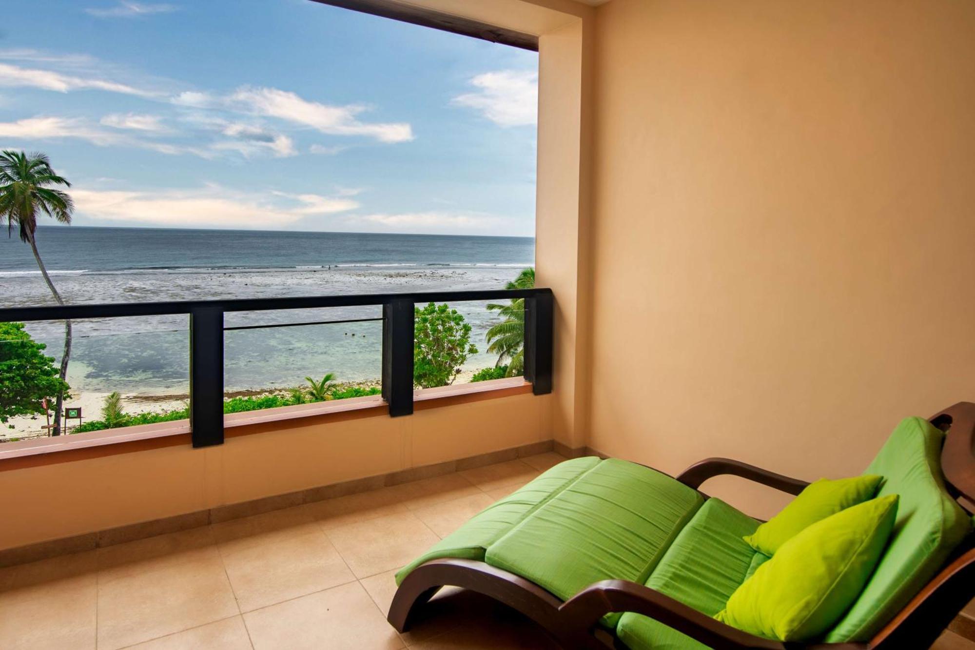 Doubletree By Hilton Seychelles Allamanda Resort & Spa Takamaka Ngoại thất bức ảnh