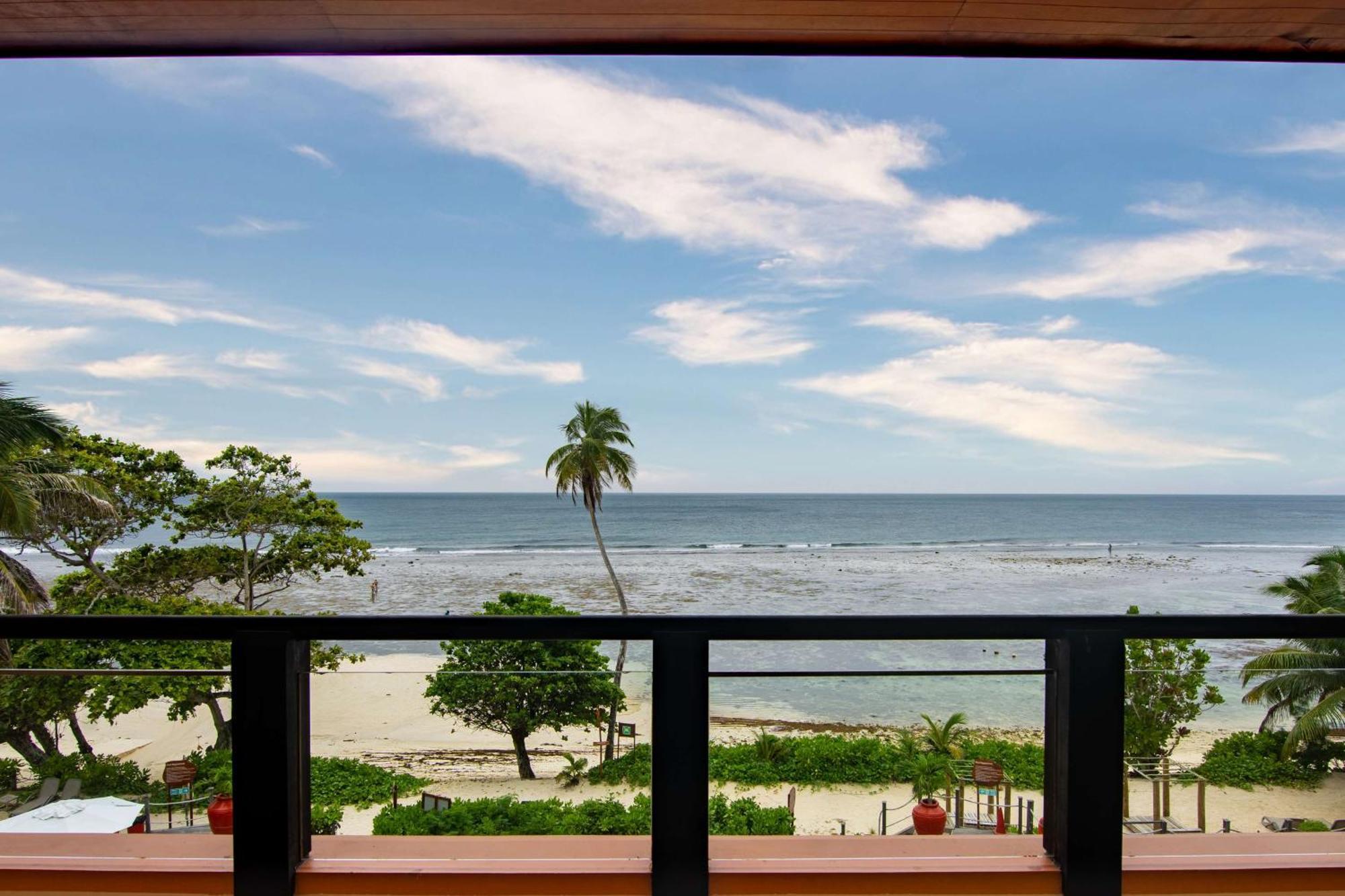 Doubletree By Hilton Seychelles Allamanda Resort & Spa Takamaka Ngoại thất bức ảnh