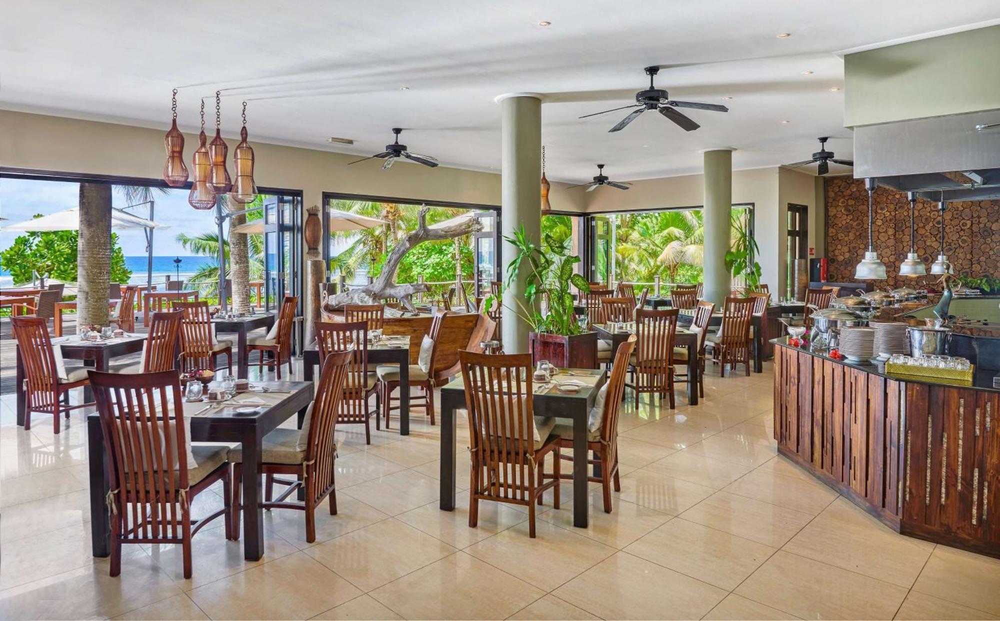 Doubletree By Hilton Seychelles Allamanda Resort & Spa Takamaka Ngoại thất bức ảnh