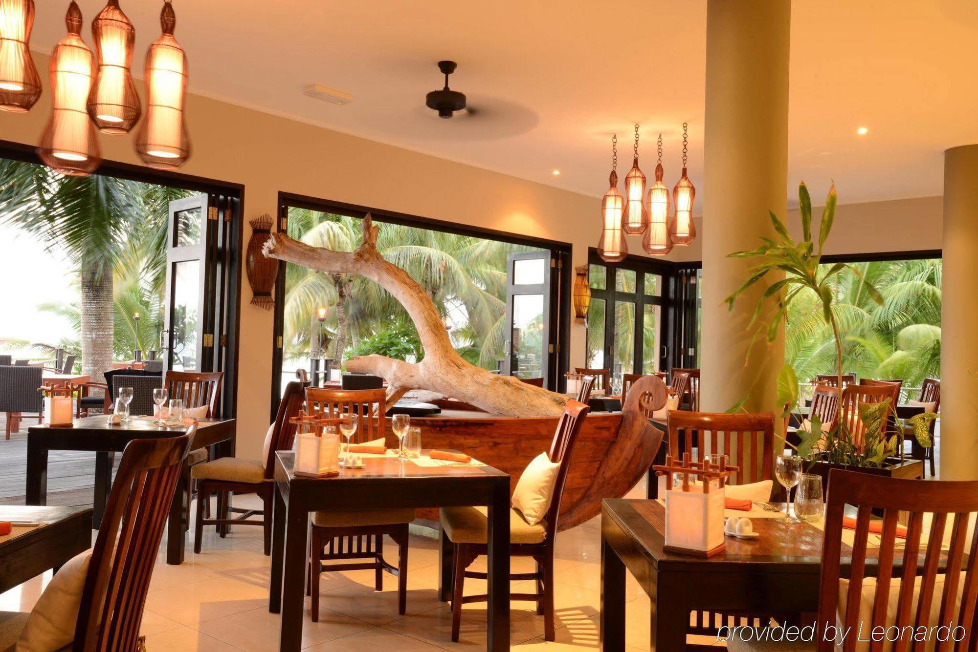 Doubletree By Hilton Seychelles Allamanda Resort & Spa Takamaka Ngoại thất bức ảnh