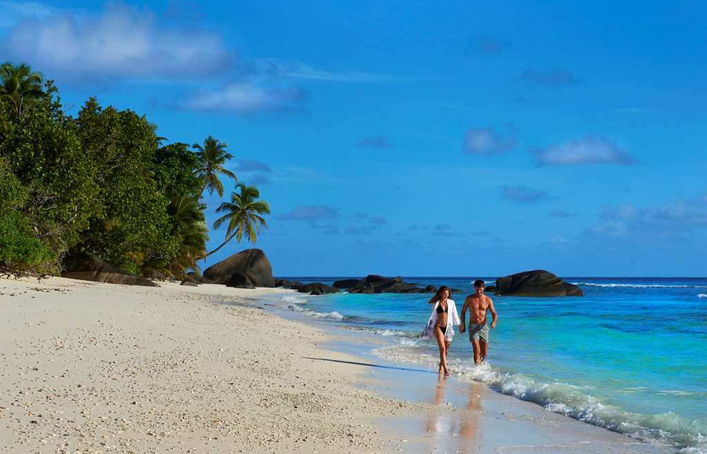 Doubletree By Hilton Seychelles Allamanda Resort & Spa Takamaka Ngoại thất bức ảnh