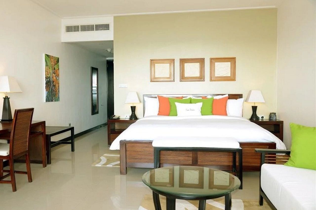 Doubletree By Hilton Seychelles Allamanda Resort & Spa Takamaka Ngoại thất bức ảnh